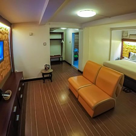 Clover Hotel Yangon Exterior photo