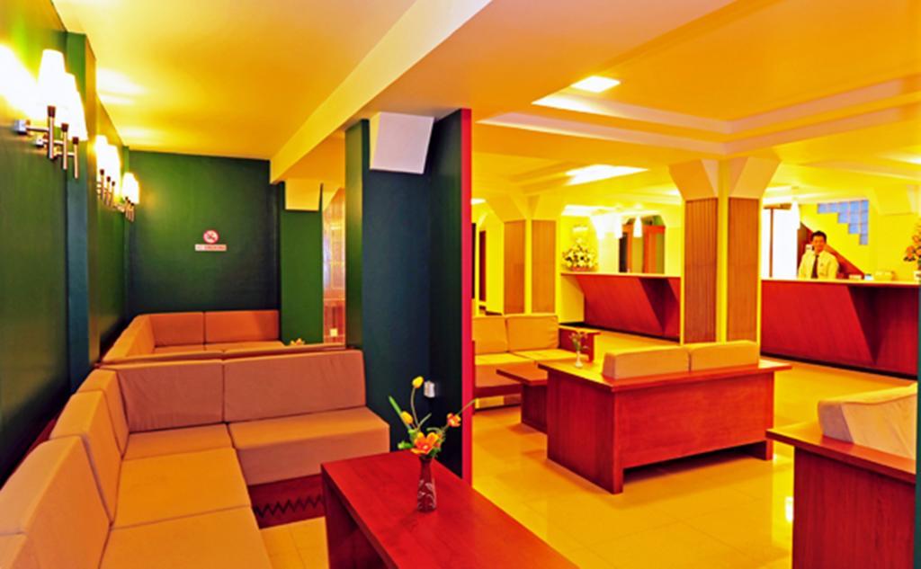 Clover Hotel Yangon Exterior photo