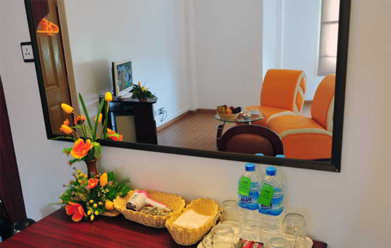 Clover Hotel Yangon Exterior photo