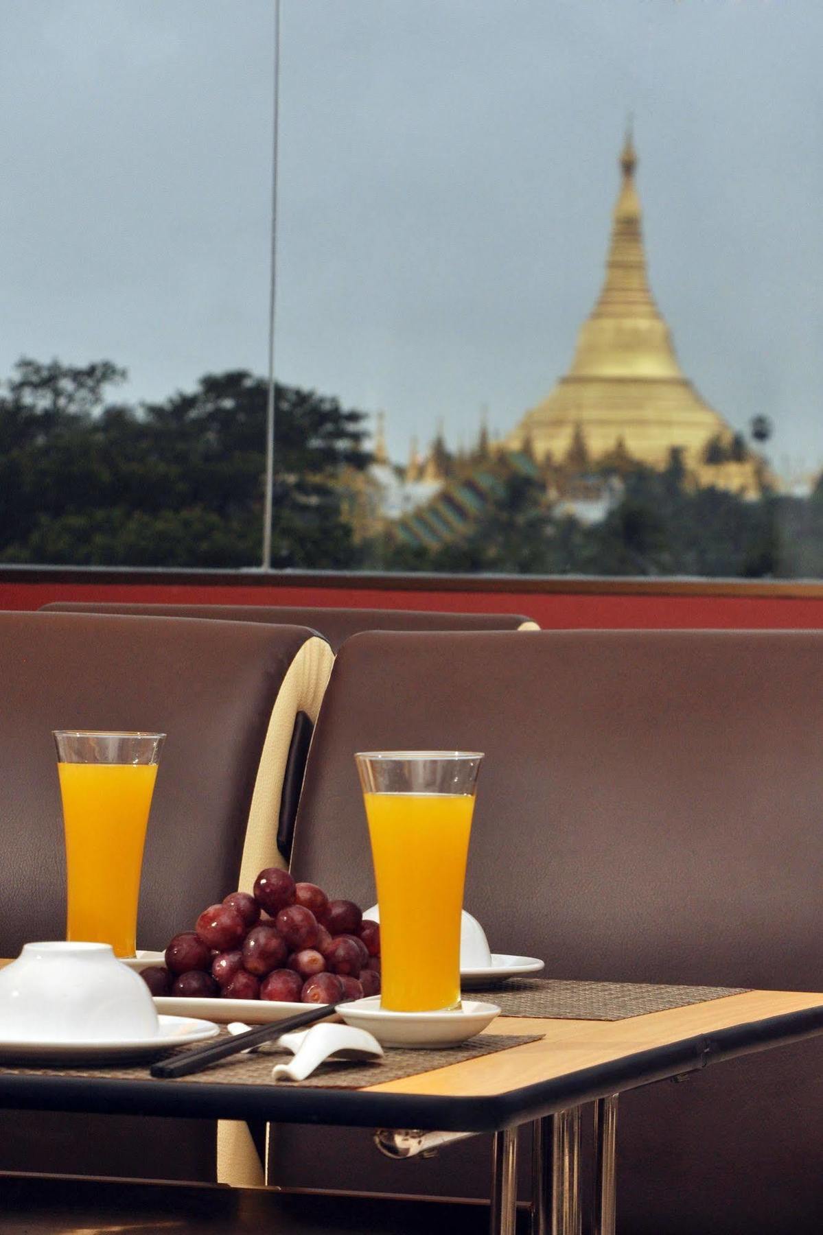 Clover Hotel Yangon Exterior photo