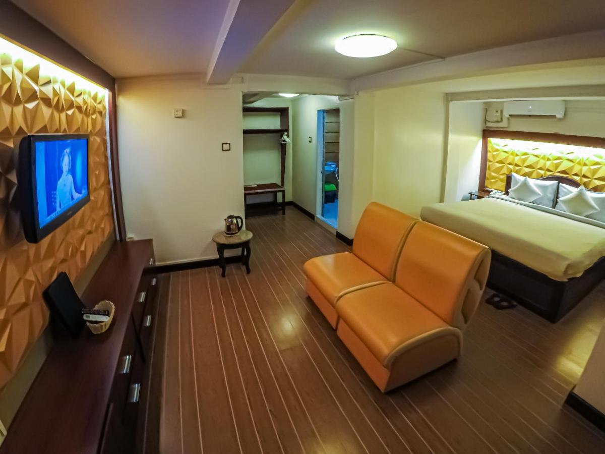 Clover Hotel Yangon Exterior photo